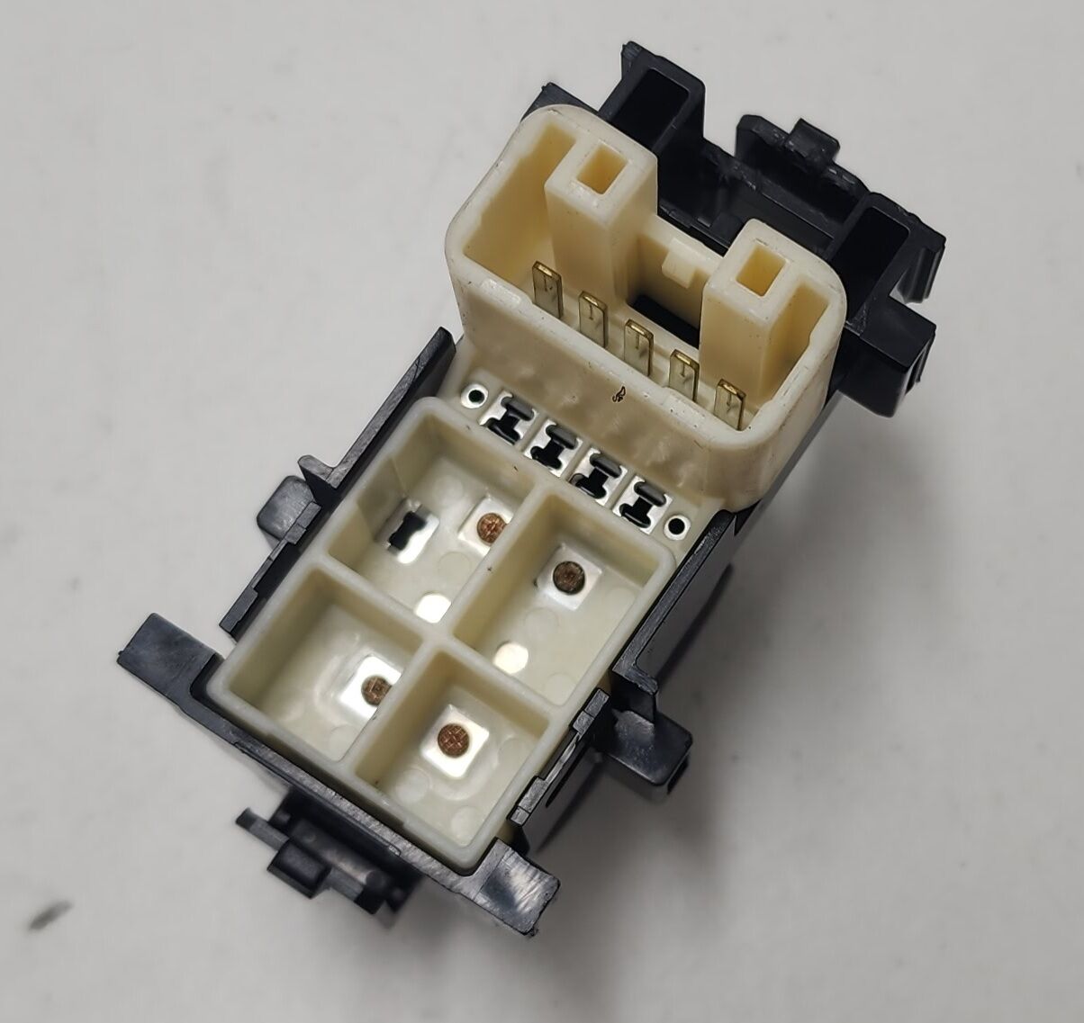 Single Electric Window Switch suit Toyota Landcruiser 200 Series 2015-2021