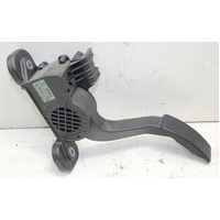 Electronic Accelerator Pedal suit Mitsubishi 380 DB 2005-2008