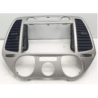 Centre Dash Air Vents / Stereo Surround suit Hyundai I20 PB 2010-2012